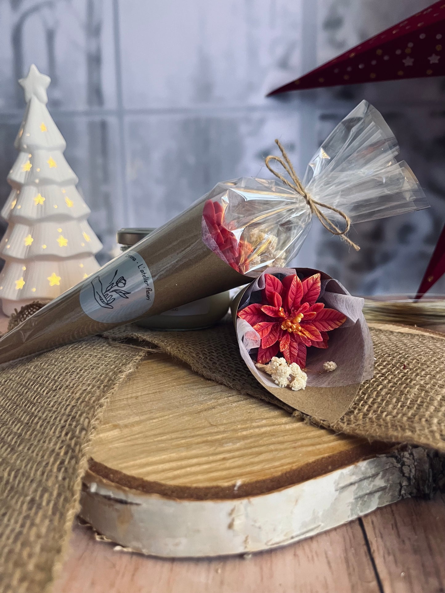 Cornet Fleuri de Noël Rouge ~ Fondant parfumé ~ Pain d’épices 🎄